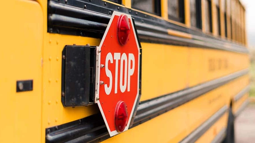 close-ups-yellow-school-bus-field-trip