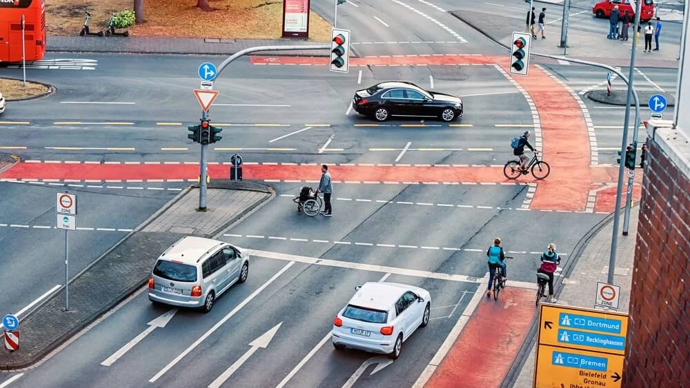 Who Has Right of Way at a 4-Way Stop?