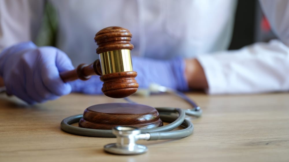 Cómo proteger tus derechos después de una negligencia médica